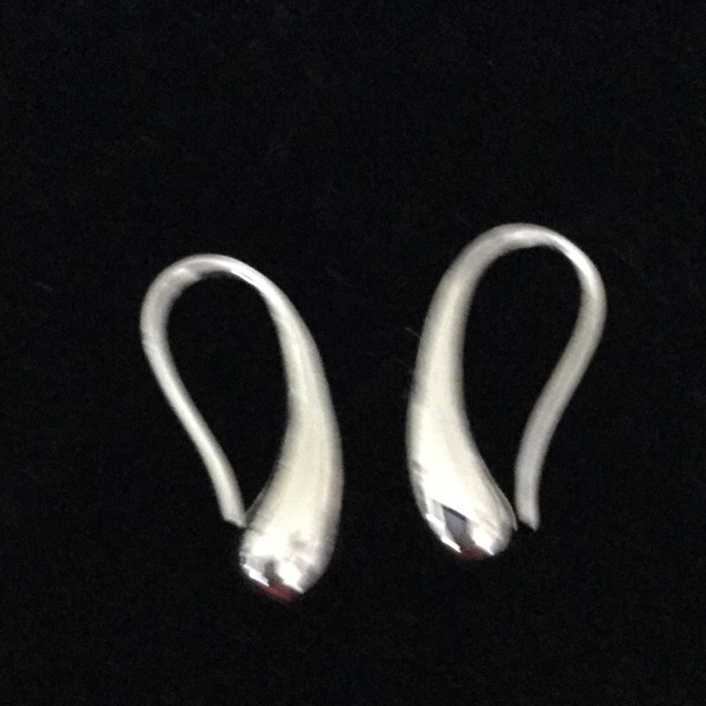 Sterling silver dropped earrings